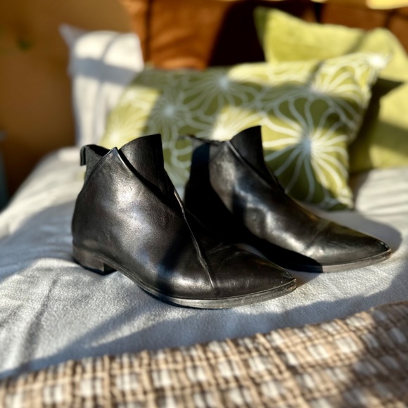 Coclico Arne Leather Bootie - Picture 9 of 9